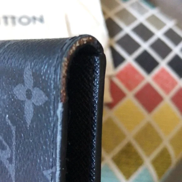 Authentic Louis Vuitton IPHONE X Folio - Picture 8 of 8